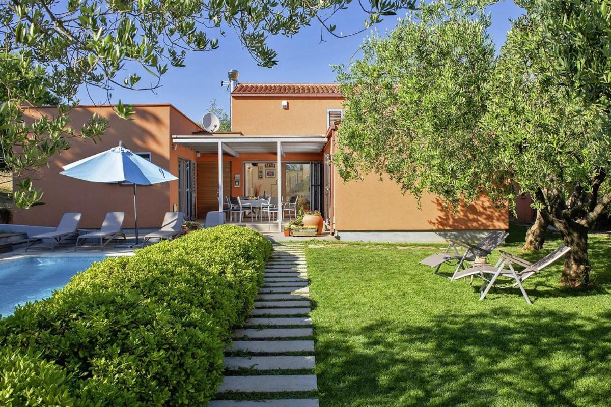 Villa Emili In Medulin - Haus Fuer 4-5 Personen ภายนอก รูปภาพ