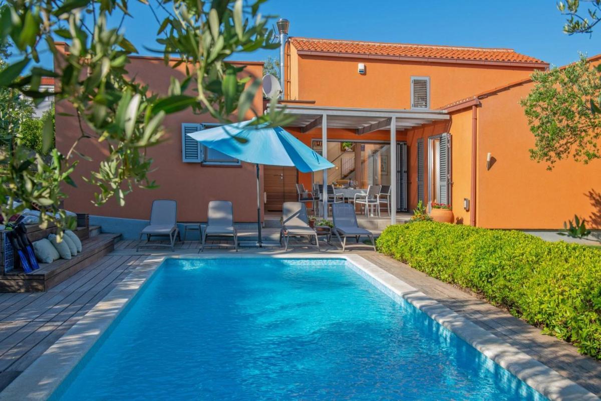 Villa Emili In Medulin - Haus Fuer 4-5 Personen ภายนอก รูปภาพ